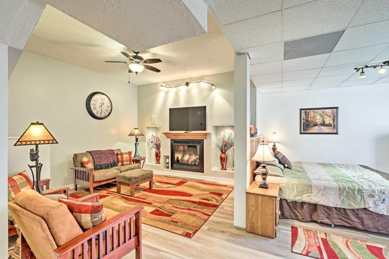Asheville Mountain Getaway With Patio And Koi Pond! ภายนอก รูปภาพ
